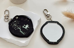 청화백자 거울 키링